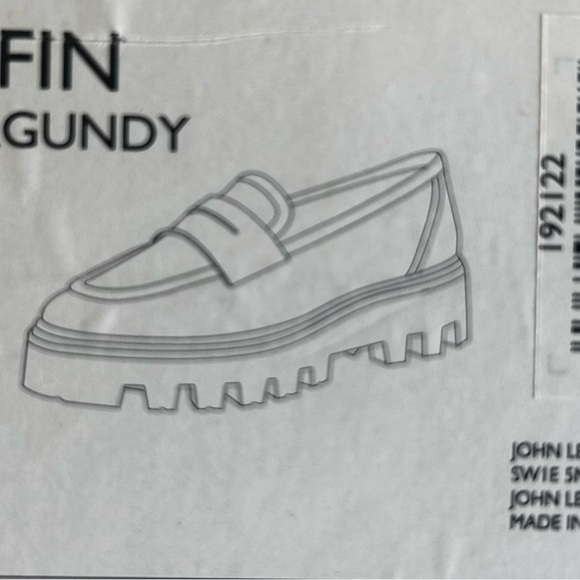 Women’s burgundy loafers. - Picture 3 of 8